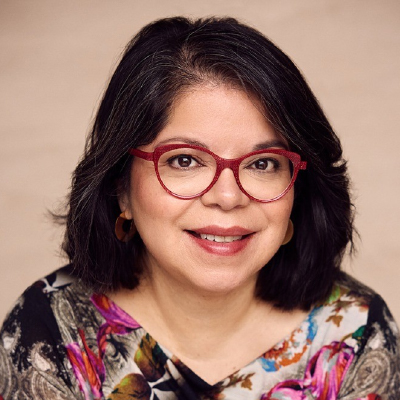 Lisa Salas headshot